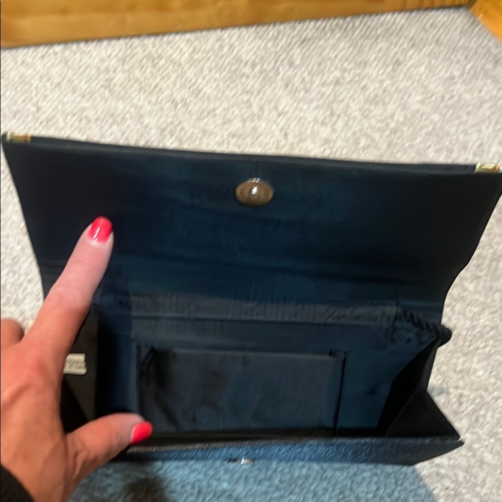 Elegant Black Butterfly Clutch - Picture 7 of 9